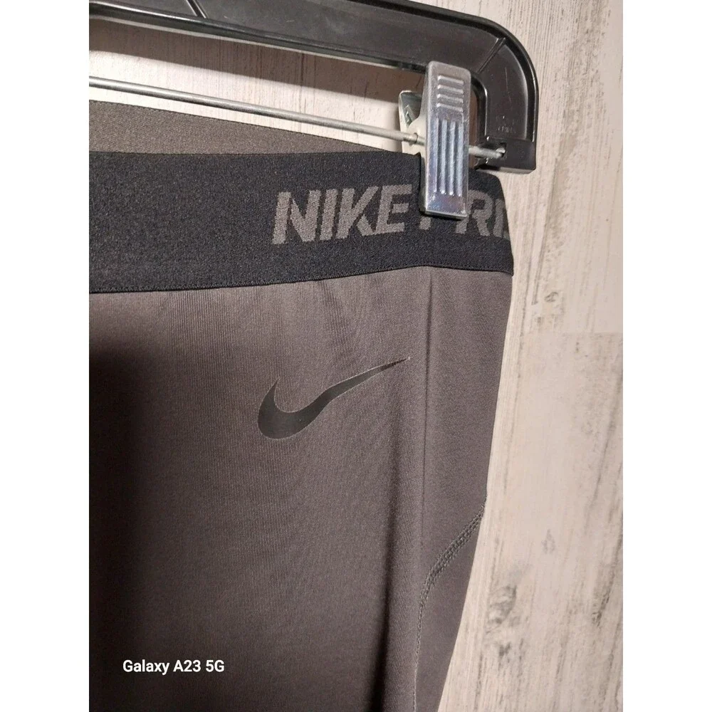 Nike Pro Womens Gray Black Mesh Panel Training Capri Leggings 589376-233 Medium